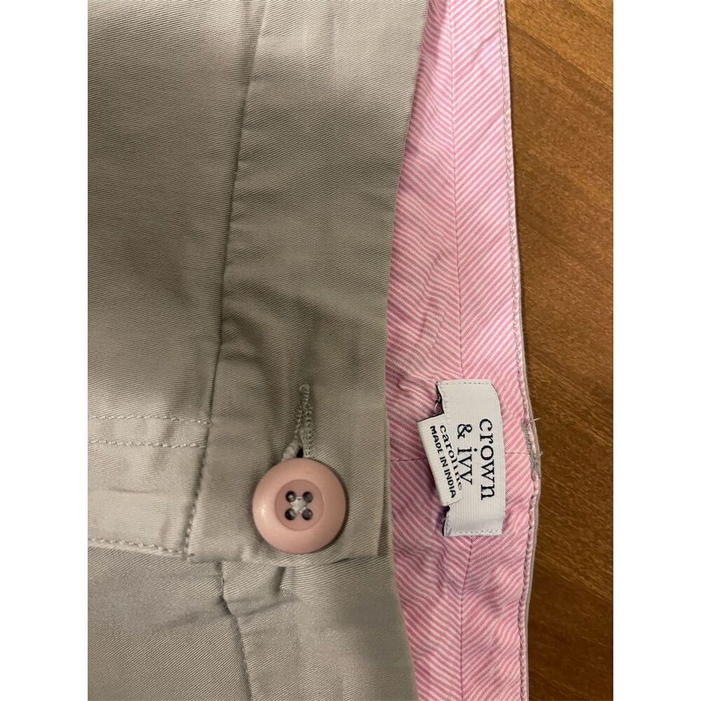 Sold Crown & Ivy Women's Beige Chino Shorts Size 16 Classic Fit - Picture 5 of 7